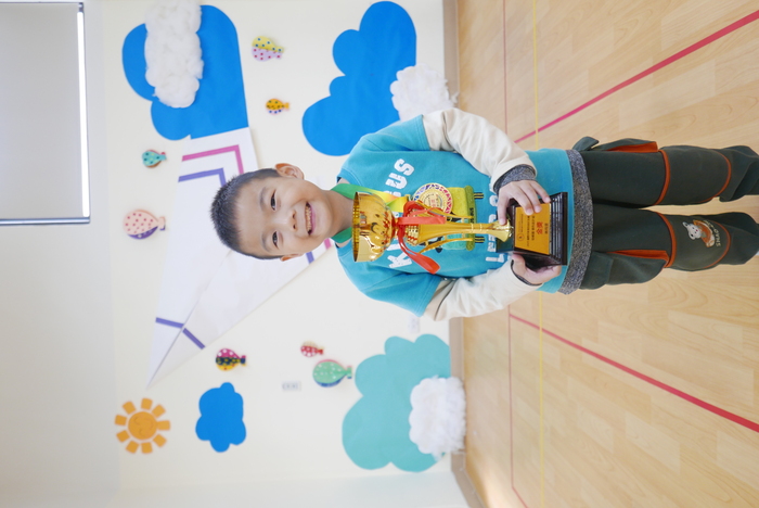 本園林均昱同學參加2025年國際中秋填色設計及繪畫大賽圖片